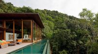Biệt thự nghỉ dưỡng mái gỗ nép mình dưới tán rừng ở Brazil