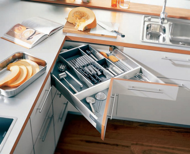 Các bà nội trợ sẽ có thêm nhiều chỗ để đồ hơn với kiểu tủ bếp lạ mắt này xử lý góc chết trong nhà