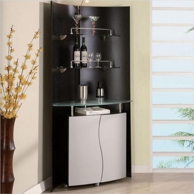 Nếu chưa có quầy bar, bạn hoàn toàn hãy tận dụng các khoảng tường giao nhau còn trống xử lý góc chết trong nhà