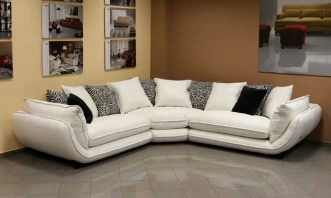 Có nhiều kiểu sofa góc đẹp mắt và tiện nghi như thế này cho bạn lựa chọn xử lý góc chết trong nhà