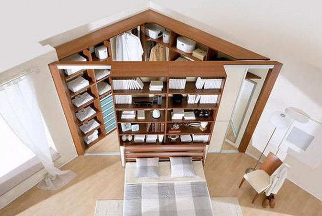 Các góc hẹp giao nhau giữa 2 bức tường thường bị biến thành chỗ để đồ lộn xộn. Tuy nhiên, bạn vẫn có thể biến khoảng không nay thành các khu chức năng hữu ích như phòng thay đồ nếu biết tính toán cẩn thận xử lý góc chết trong nhà