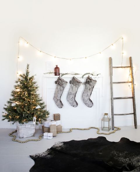 Sự tối giản đôi khi đã đủ làm nên một sự cuốn hút đến bất ngờ trang trí nhà Noel