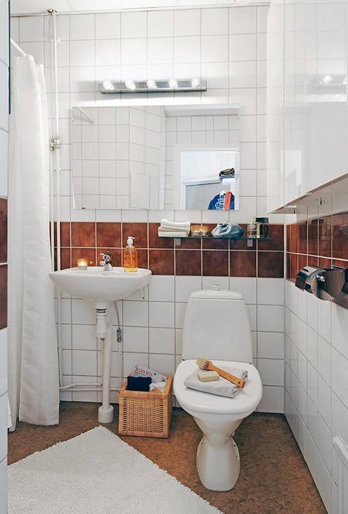 Phòng tắm, kệ tường cũng được tận dụng tối đa để giữ đồ đạc Thiết kế độc đáo