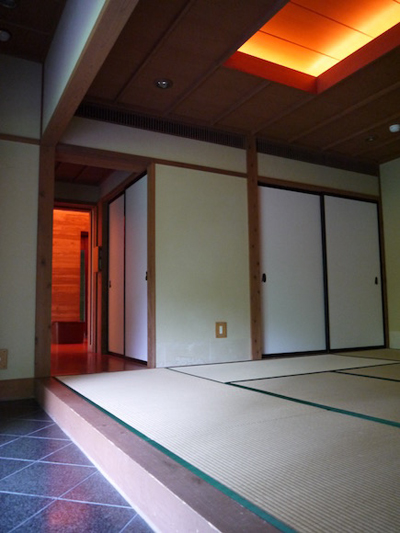 Phòng ngủ truyền thống được trải chiếu tatami và có hệ thống các hốc tủ để đồ Nhà đẹp