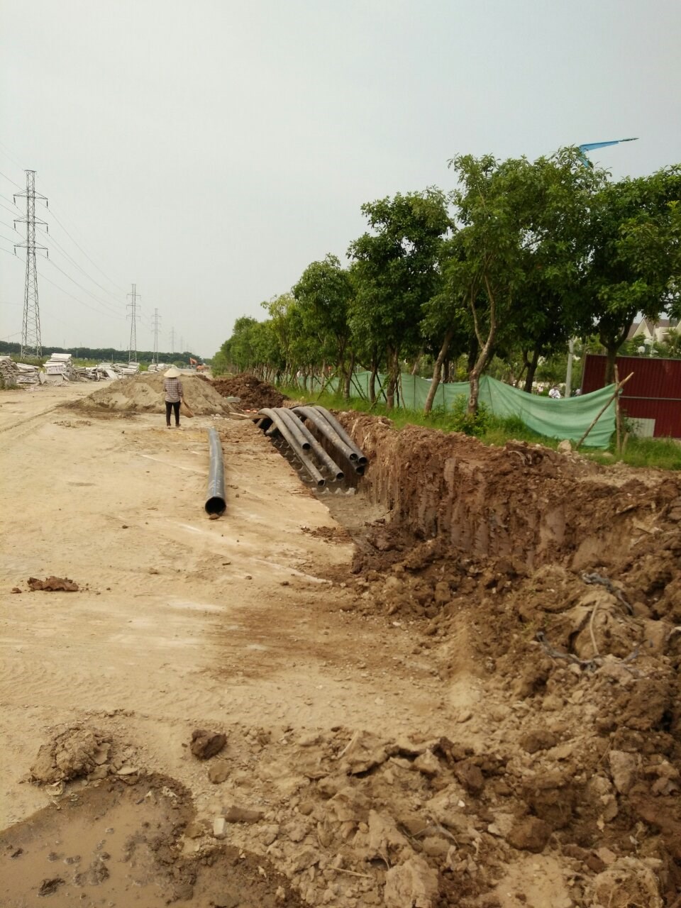 Thi công điện nước, lấp đường dây điện xuống đất