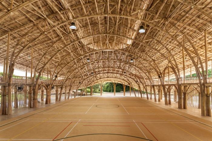 Bamboo Sports Hall có hình dạng nhấp nhô phản ánh địa hình đồi xung quanh và được hoàn thành trong năm nay Nhà đẹp