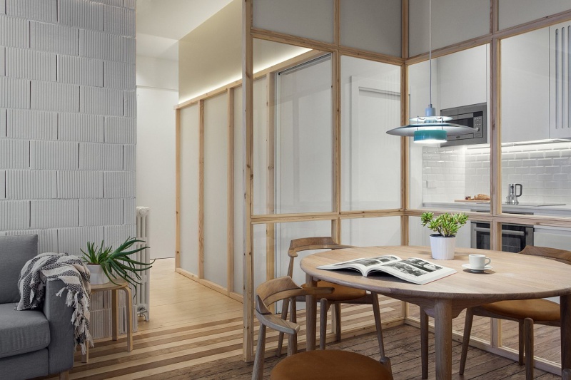 Để mở rộng diện tích cho không gian và giúp phòng ăn được thoáng sáng hơn, những góc nhỏ được lắp đặt đèn trắng âm tường Kiến trúc