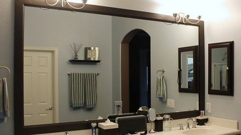 Nên treo gương về các hướng Đông Nam, Bắc và Đông Phong thủy