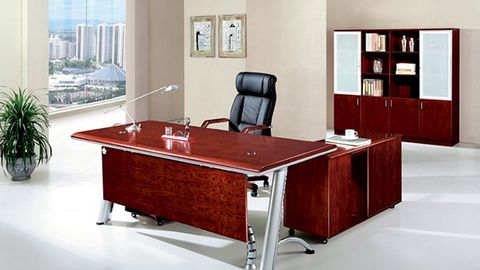 Khi kê bàn làm việc cần chọn hướng hợp phong thủy chủ nhân Phong thủy