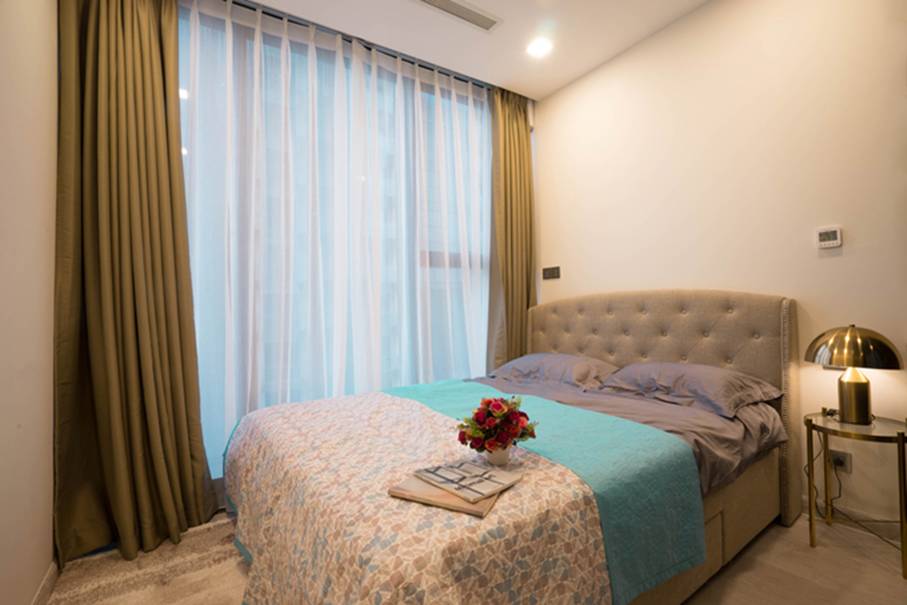 Mỗi phòng đều được thiết kế các kiểu đèn khác nhau vừa có tác dụng tạo sự khác lạ và đem lại nguồn sáng cho không gian nội thất căn hộ