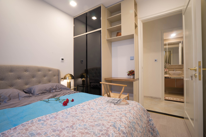 Căn hộ có diện tích vừa phải với 2 phòng ngủ, 2 phòng vệ sinh nên các khu vực chức năng có diện tích hẹp căn hộ nhỏ