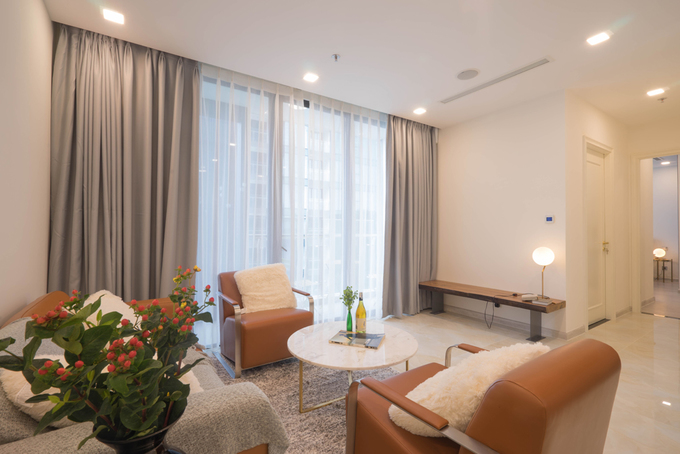 Các loại nội thất rời được đặt đóng và mua mới có tông màu, kiểu dáng phù hợp với những thứ có sẵn căn hộ xinh xắn