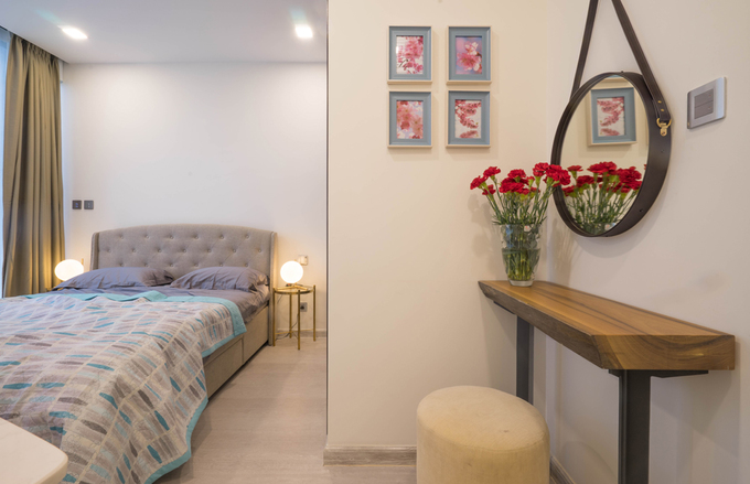 Những đồ nội thất lớn như giường, sofa bề thế, thiết kế chắc chắn thích hợp cho gia chủ làm nghề kinh doanh căn hộ màu sắc