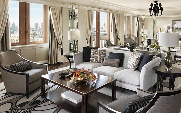 Four Seasons Moscow cũng được đánh giá là một trong những khách sạn xa hoa và đắt đỏ nhất thành phố. khách sạn xa hoa và đắt đỏ