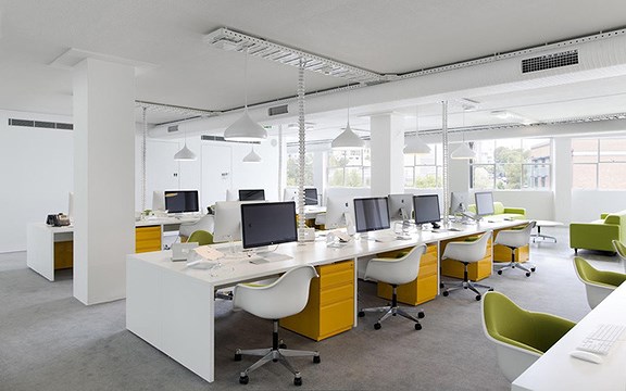 CBRE cho rằng giá thuê văn phòng tại Hà Nội từ nay đến cuối năm có thể vẫn "leo thang". Ảnh minh họa: KT văn phòng cho thuê Hà Nội