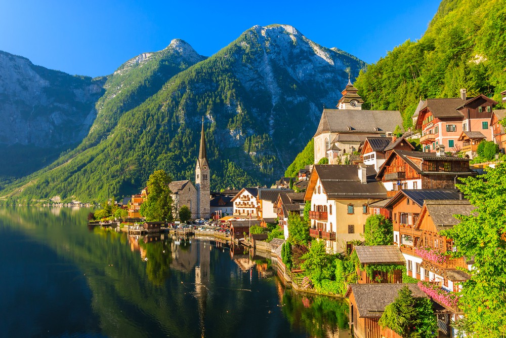 Thị trấn Hallstatt sở hữu khung cảnh thiên nhiên tươi đẹp nên được gọi là một trong những thị trấn ngọt ngào nhất thế giới Thị trấn Hallstatt