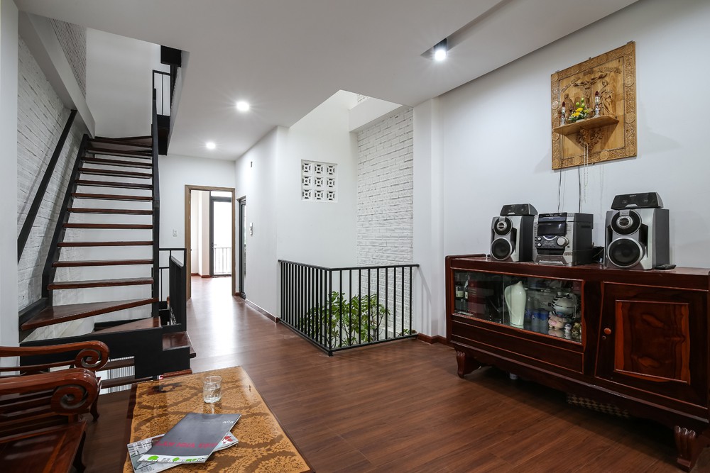Nhiều món đồ nội thất vẫn được tái sử dụng để tiết kiệm chi phí. tái sử dụng nội thất