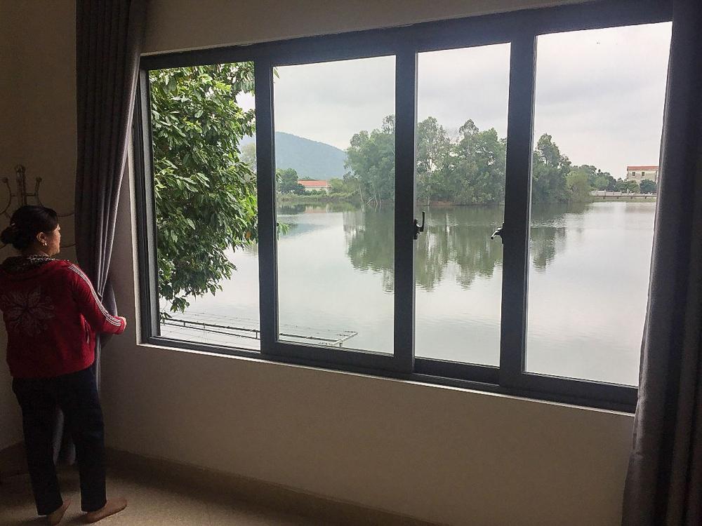 Khách thuê rất chuộng những căn phòng có 'view' nhìn ra hồ nên luôn trong tình trạng cháy phòng. thuê phòng nghỉ dưỡng
