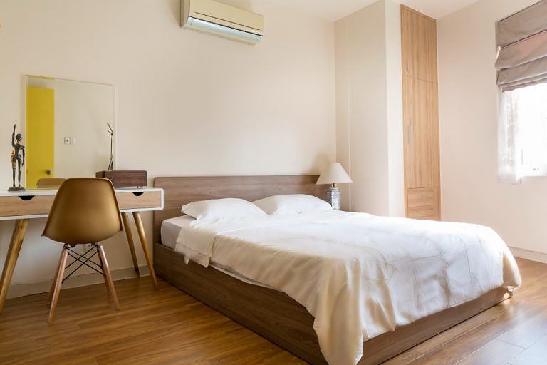 Thiết kế phòng ngủ tông trắng chủ đạo hiện đại, tiện nghi. phòng ngủ tông trắng chủ đạo